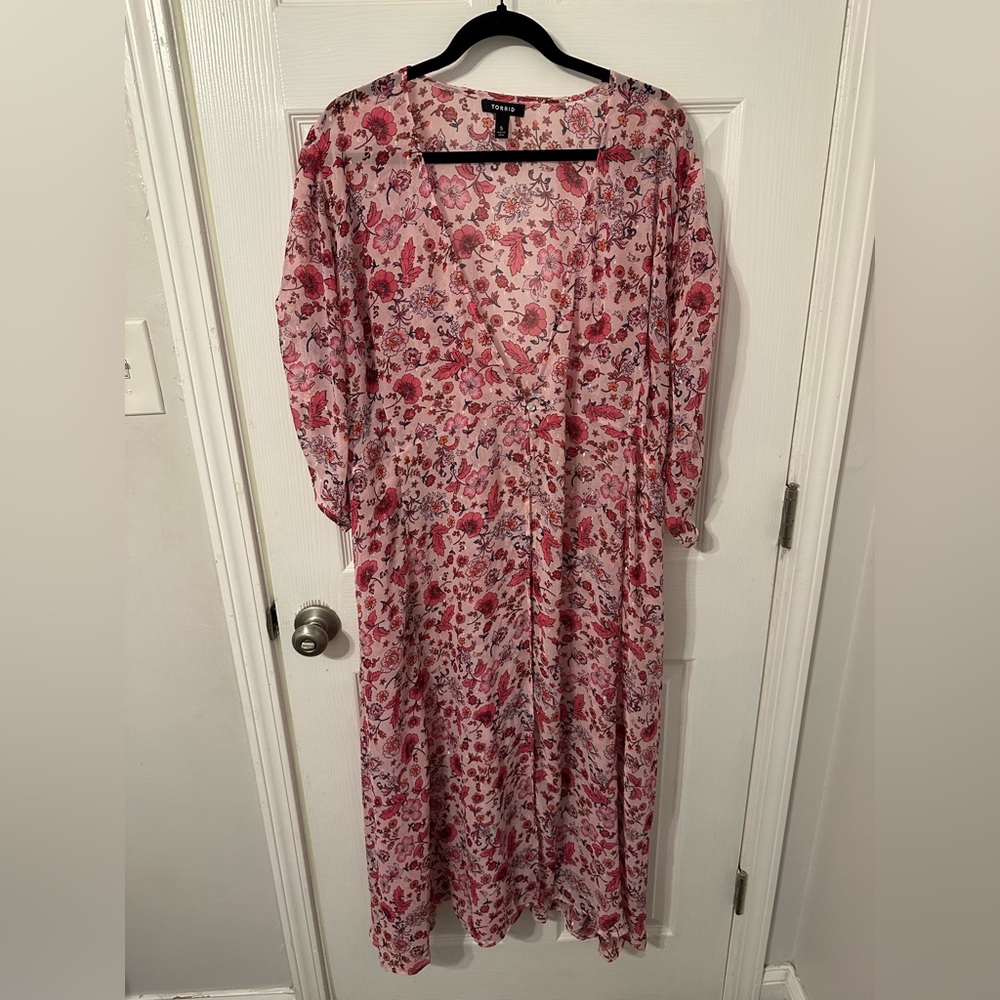 TORRID Pink and Orange Floral Chiffon Kimono Size 5X